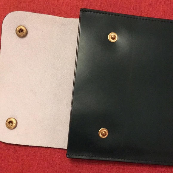 Green leather tech iPad tablet sleeve - Picture 4 of 7